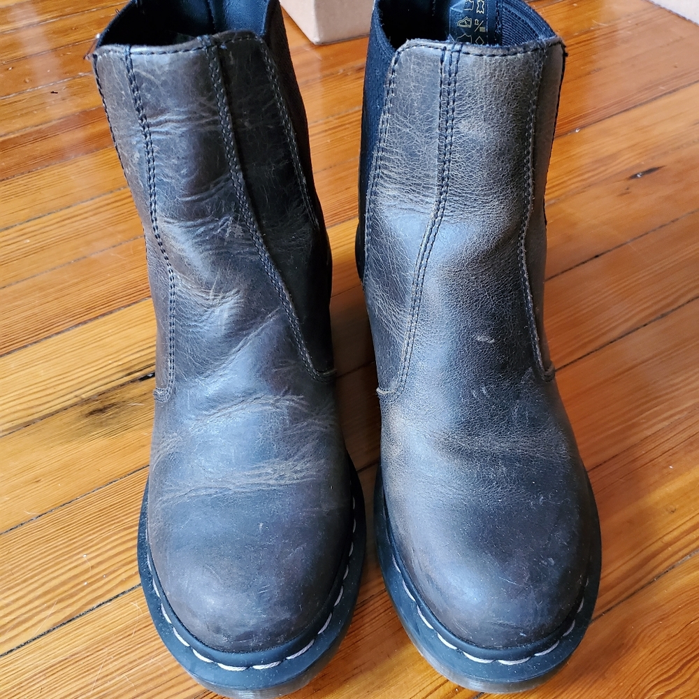 DR MARTENS brown leather Cadence Greenland heeled slip on Chelsea boots size 8